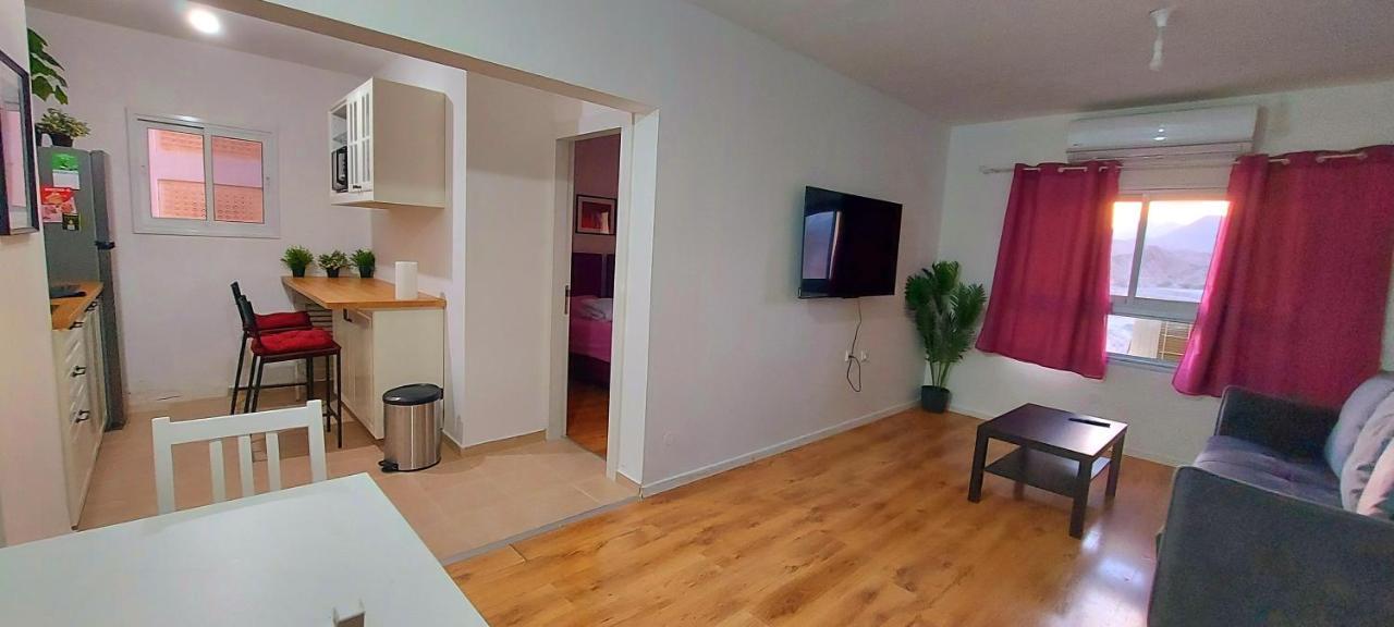 Eilat Octopus Apartment - אילת אוקטופוס -שני חדרים וסלון, בריכה בקיץ Exteriér fotografie